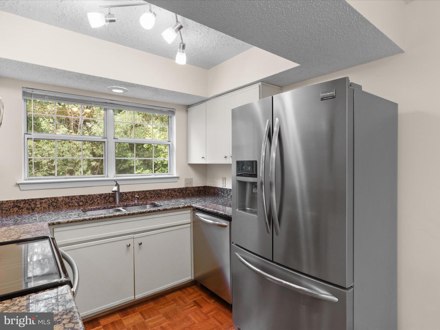12010 GOLF RIDGE CT #302, FAIRFAX, Virginia 22033, 3 Bedrooms Bedrooms, ,2 BathroomsBathrooms,Residential,For sale,12010 GOLF RIDGE CT #302,VAFX2255900 MLS # VAFX2255900