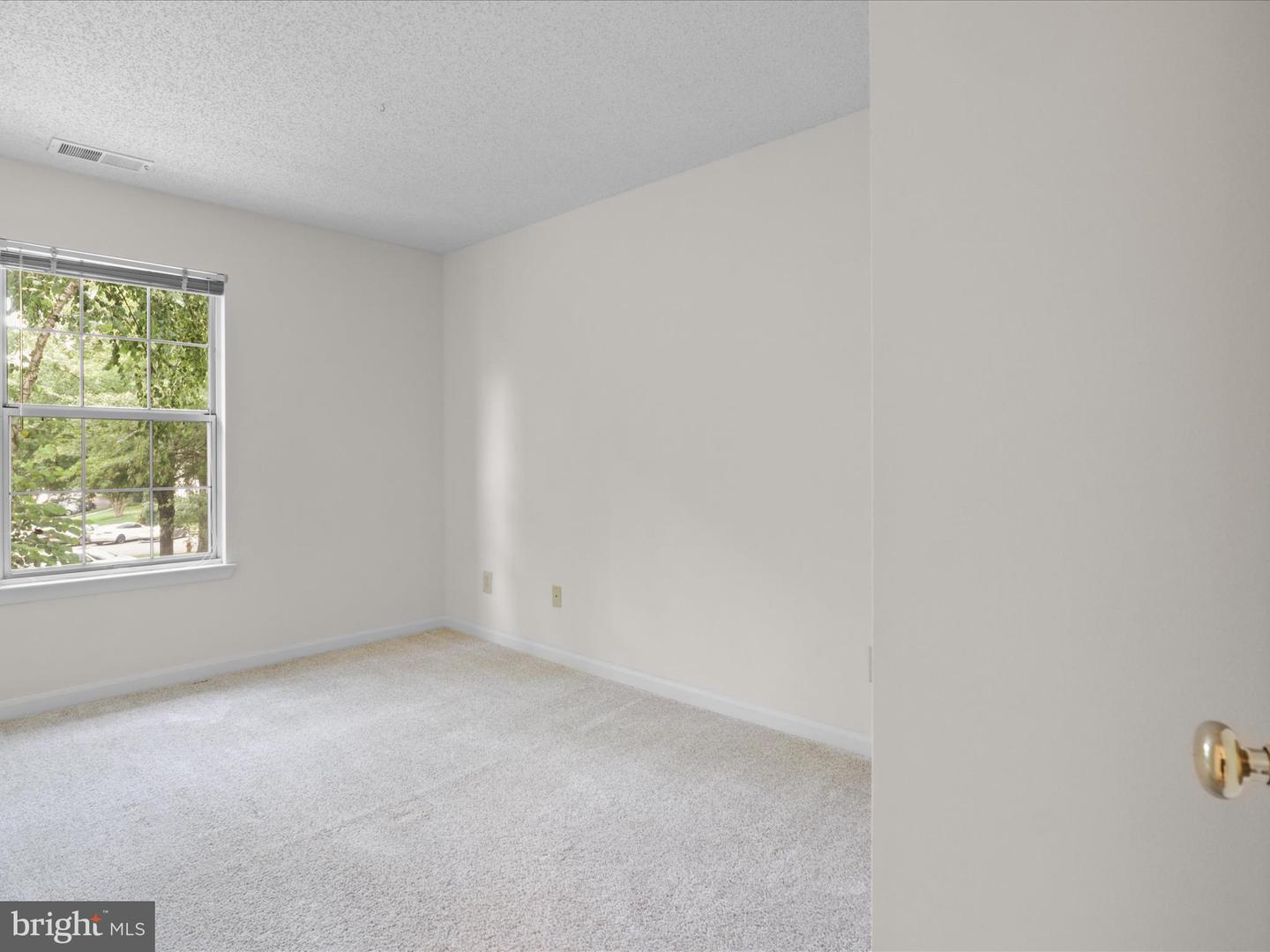 12010 GOLF RIDGE CT #302, FAIRFAX, Virginia 22033, 3 Bedrooms Bedrooms, ,2 BathroomsBathrooms,Residential,For sale,12010 GOLF RIDGE CT #302,VAFX2255900 MLS # VAFX2255900