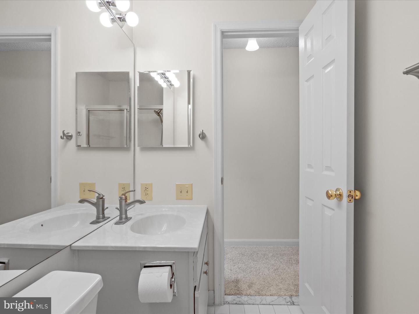 12010 GOLF RIDGE CT #302, FAIRFAX, Virginia 22033, 3 Bedrooms Bedrooms, ,2 BathroomsBathrooms,Residential,For sale,12010 GOLF RIDGE CT #302,VAFX2255900 MLS # VAFX2255900