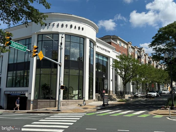 1020 HIGHLAND ST N #311, ARLINGTON, Virginia 22201, 1 Bedroom Bedrooms, ,1 BathroomBathrooms,Residential,For sale,1020 HIGHLAND ST N #311,VAAR2060892 MLS # VAAR2060892