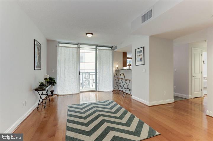 1020 HIGHLAND ST N #311, ARLINGTON, Virginia 22201, 1 Bedroom Bedrooms, ,1 BathroomBathrooms,Residential,For sale,1020 HIGHLAND ST N #311,VAAR2060892 MLS # VAAR2060892