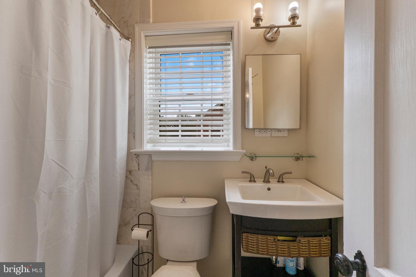 2835 MEADOW LN, FALLS CHURCH, Virginia 22042, 4 Bedrooms Bedrooms, ,2 BathroomsBathrooms,Residential,For sale,2835 MEADOW LN,VAFX2255968 MLS # VAFX2255968