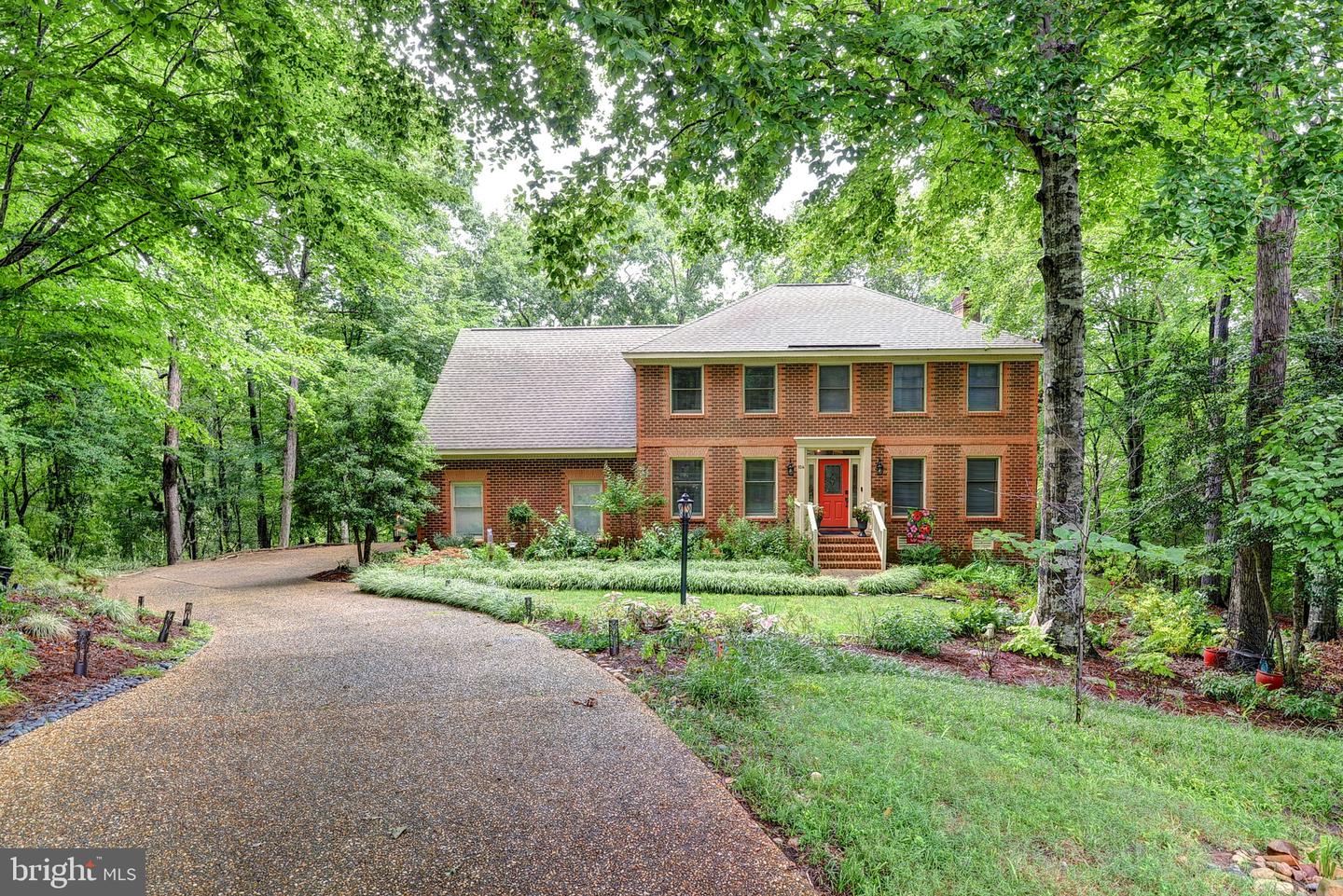 104 TUDOR, WILLIAMSBURG, Virginia 23185, 4 Bedrooms Bedrooms, 10 Rooms Rooms,3 BathroomsBathrooms,Residential,For sale,104 TUDOR,VAYV2000096 MLS # VAYV2000096