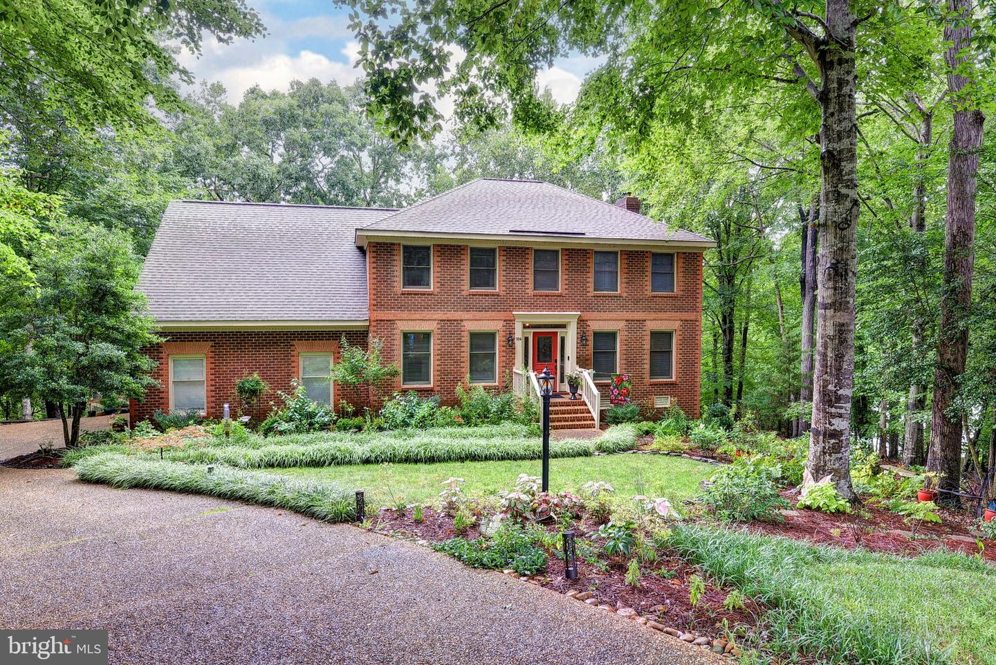104 TUDOR, WILLIAMSBURG, Virginia 23185, 4 Bedrooms Bedrooms, 10 Rooms Rooms,3 BathroomsBathrooms,Residential,For sale,104 TUDOR,VAYV2000096 MLS # VAYV2000096