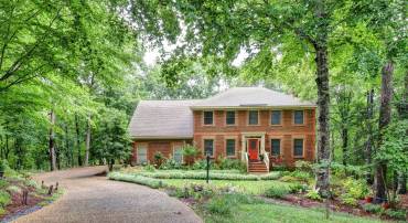 104 TUDOR, WILLIAMSBURG, Virginia 23185, 4 Bedrooms Bedrooms, 10 Rooms Rooms,3 BathroomsBathrooms,Residential,For sale,104 TUDOR,VAYV2000096 MLS # VAYV2000096