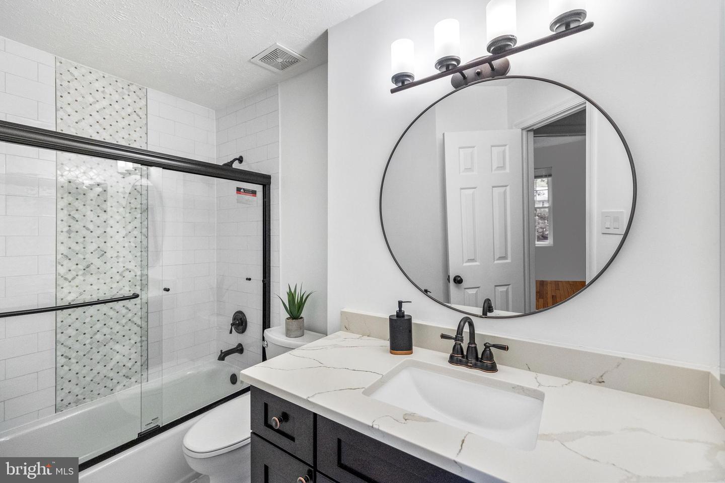 9067 GILTINAN CT, SPRINGFIELD, Virginia 22153, 3 Bedrooms Bedrooms, ,3 BathroomsBathrooms,Residential,For sale,9067 GILTINAN CT,VAFX2256006 MLS # VAFX2256006