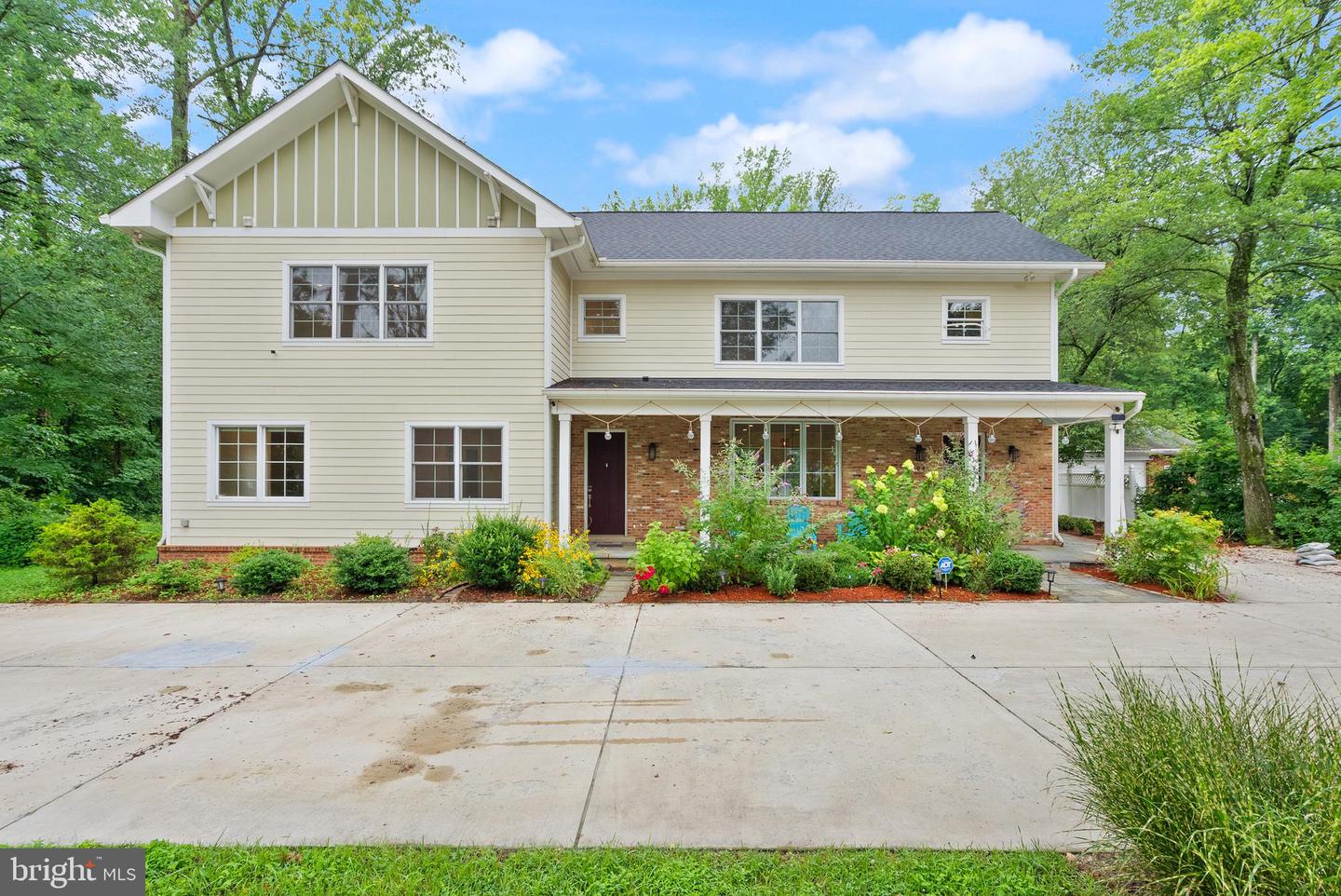 5104 BIRCH LN, ANNANDALE, Virginia 22003, 5 Bedrooms Bedrooms, ,4 BathroomsBathrooms,Residential,For sale,5104 BIRCH LN,VAFX2256010 MLS # VAFX2256010