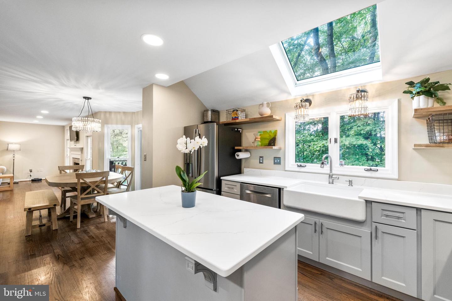8153 SHIPS CURVE LN, SPRINGFIELD, Virginia 22153, 5 Bedrooms Bedrooms, 15 Rooms Rooms,3 BathroomsBathrooms,Residential,For sale,8153 SHIPS CURVE LN,VAFX2256034 MLS # VAFX2256034