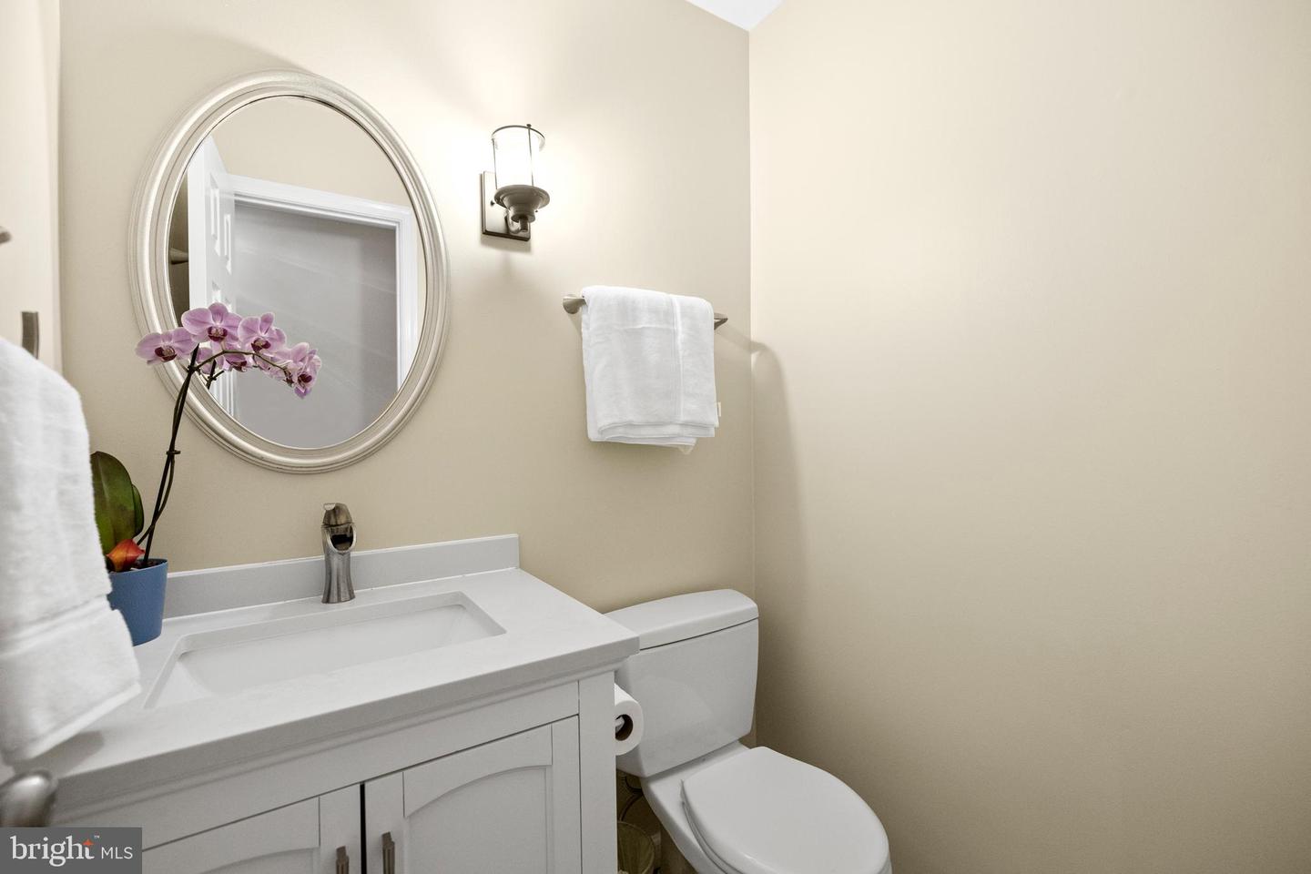8153 SHIPS CURVE LN, SPRINGFIELD, Virginia 22153, 5 Bedrooms Bedrooms, 15 Rooms Rooms,3 BathroomsBathrooms,Residential,For sale,8153 SHIPS CURVE LN,VAFX2256034 MLS # VAFX2256034