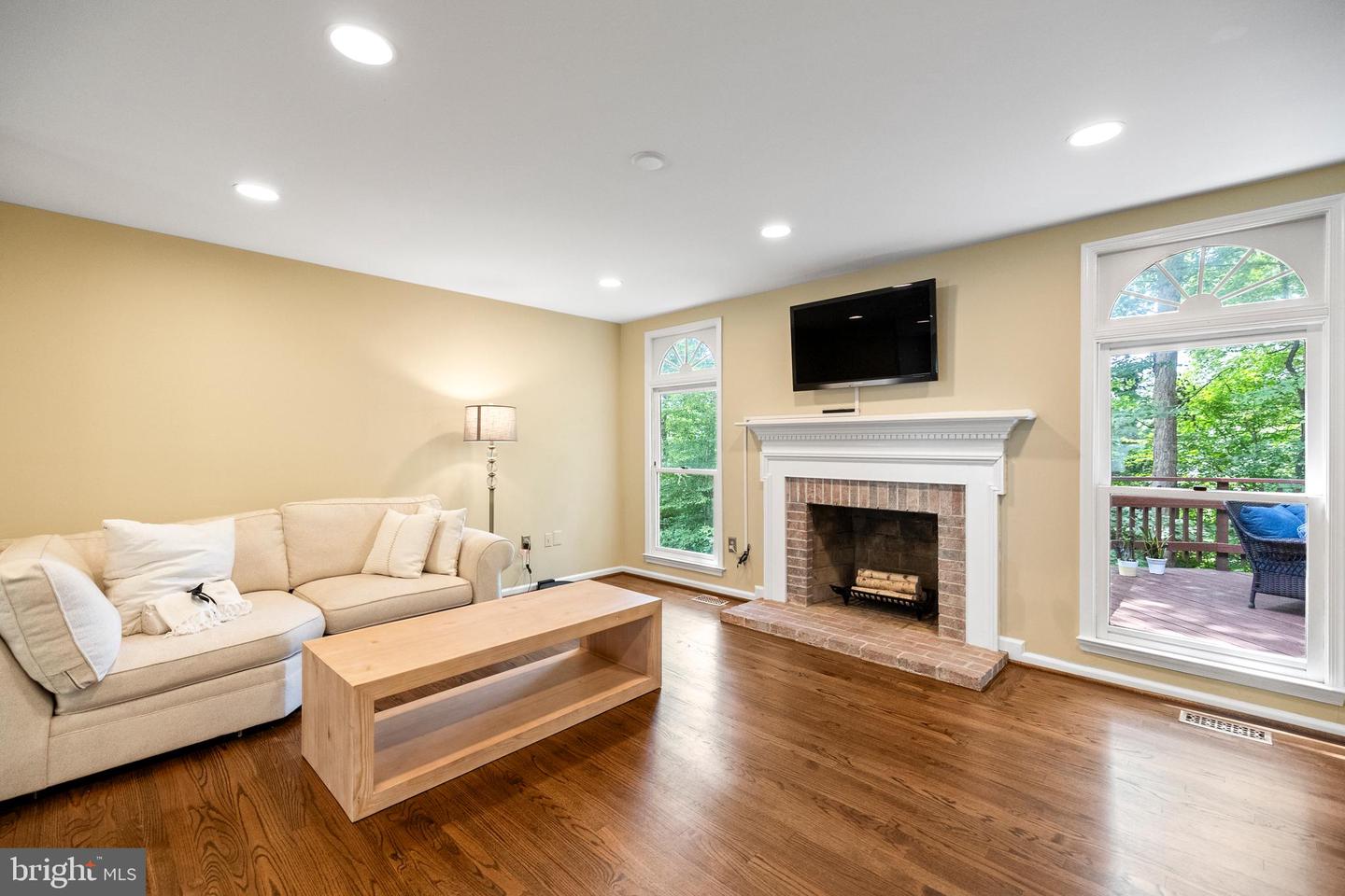 8153 SHIPS CURVE LN, SPRINGFIELD, Virginia 22153, 5 Bedrooms Bedrooms, 15 Rooms Rooms,3 BathroomsBathrooms,Residential,For sale,8153 SHIPS CURVE LN,VAFX2256034 MLS # VAFX2256034