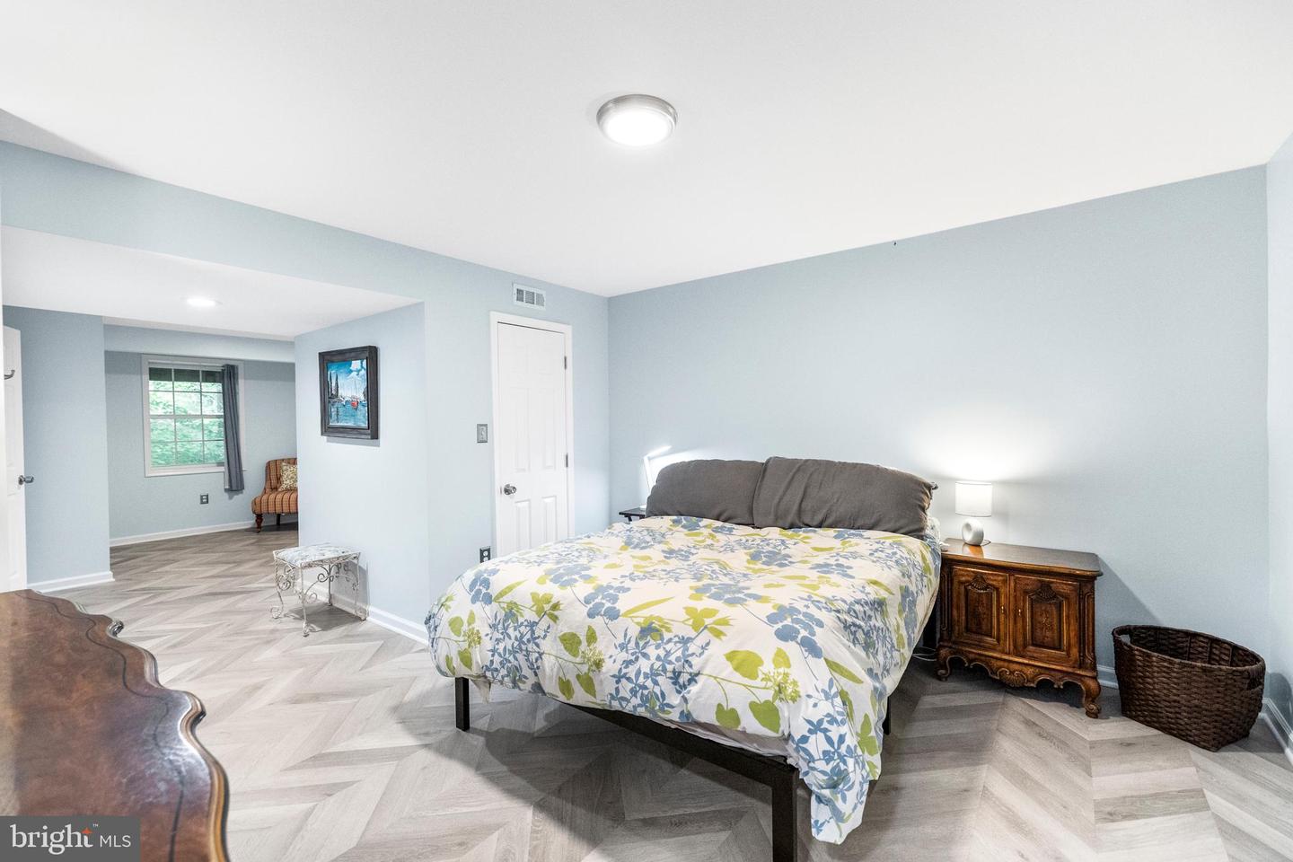 8153 SHIPS CURVE LN, SPRINGFIELD, Virginia 22153, 5 Bedrooms Bedrooms, 15 Rooms Rooms,3 BathroomsBathrooms,Residential,For sale,8153 SHIPS CURVE LN,VAFX2256034 MLS # VAFX2256034