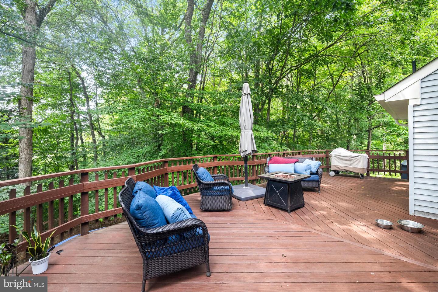8153 SHIPS CURVE LN, SPRINGFIELD, Virginia 22153, 5 Bedrooms Bedrooms, 15 Rooms Rooms,3 BathroomsBathrooms,Residential,For sale,8153 SHIPS CURVE LN,VAFX2256034 MLS # VAFX2256034