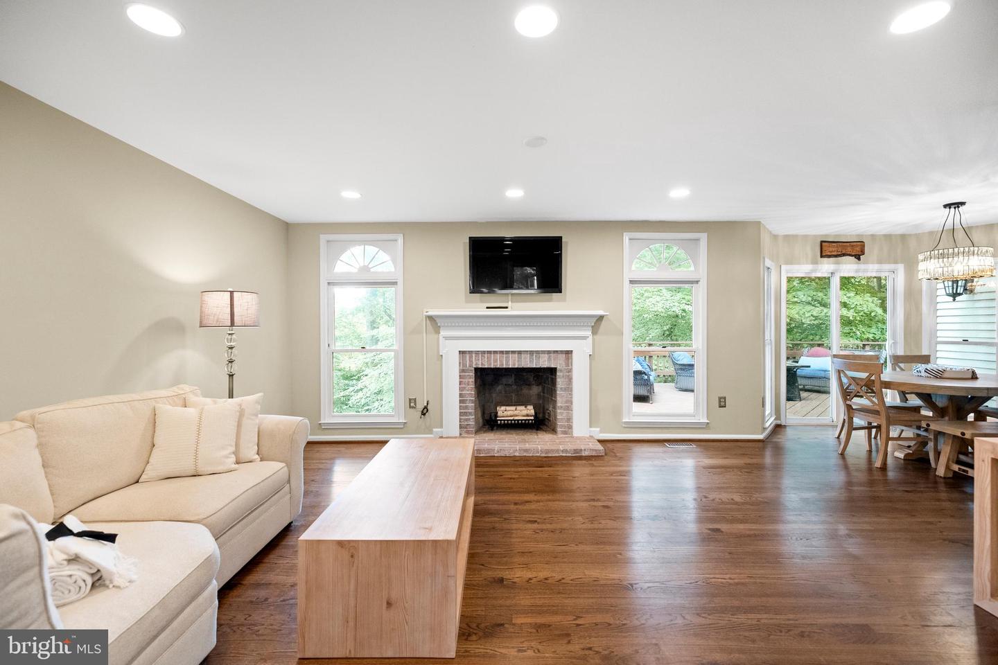 8153 SHIPS CURVE LN, SPRINGFIELD, Virginia 22153, 5 Bedrooms Bedrooms, 15 Rooms Rooms,3 BathroomsBathrooms,Residential,For sale,8153 SHIPS CURVE LN,VAFX2256034 MLS # VAFX2256034