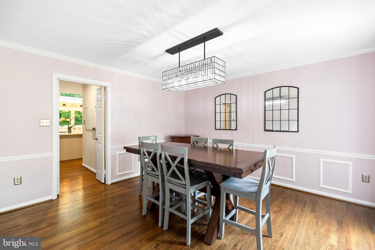 8153 SHIPS CURVE LN, SPRINGFIELD, Virginia 22153, 5 Bedrooms Bedrooms, 15 Rooms Rooms,3 BathroomsBathrooms,Residential,For sale,8153 SHIPS CURVE LN,VAFX2256034 MLS # VAFX2256034