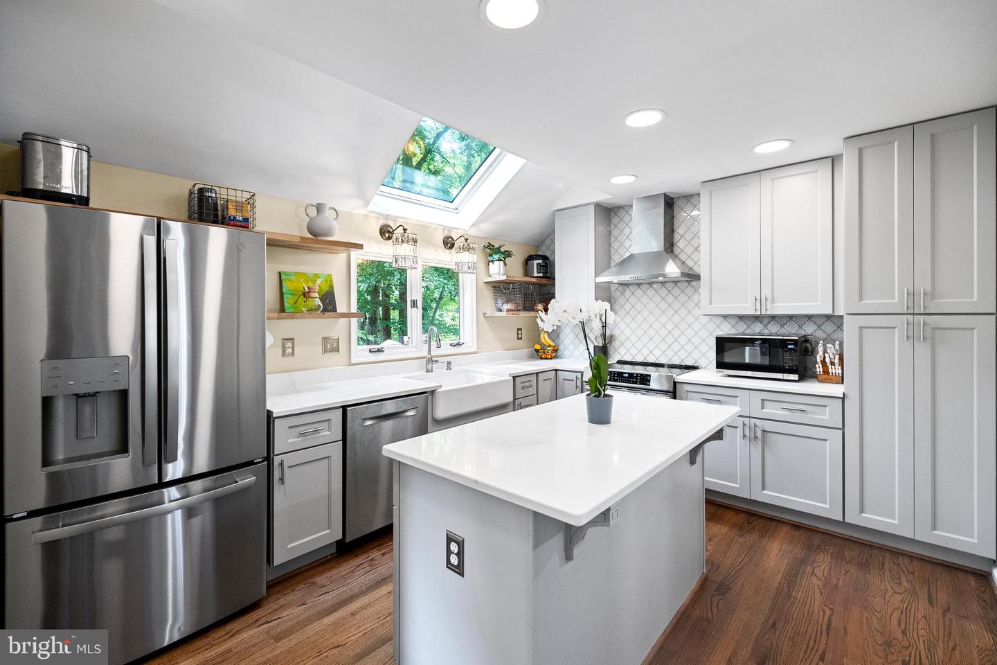 8153 SHIPS CURVE LN, SPRINGFIELD, Virginia 22153, 5 Bedrooms Bedrooms, 15 Rooms Rooms,3 BathroomsBathrooms,Residential,For sale,8153 SHIPS CURVE LN,VAFX2256034 MLS # VAFX2256034