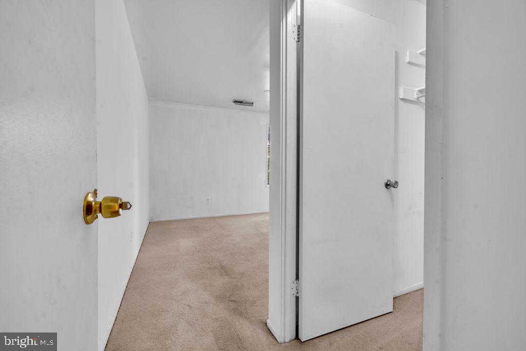 509 FLORIDA AVE #103, HERNDON, Virginia 20170, 2 Bedrooms Bedrooms, ,1 BathroomBathrooms,Residential,For sale,509 FLORIDA AVE #103,VAFX2256176 MLS # VAFX2256176