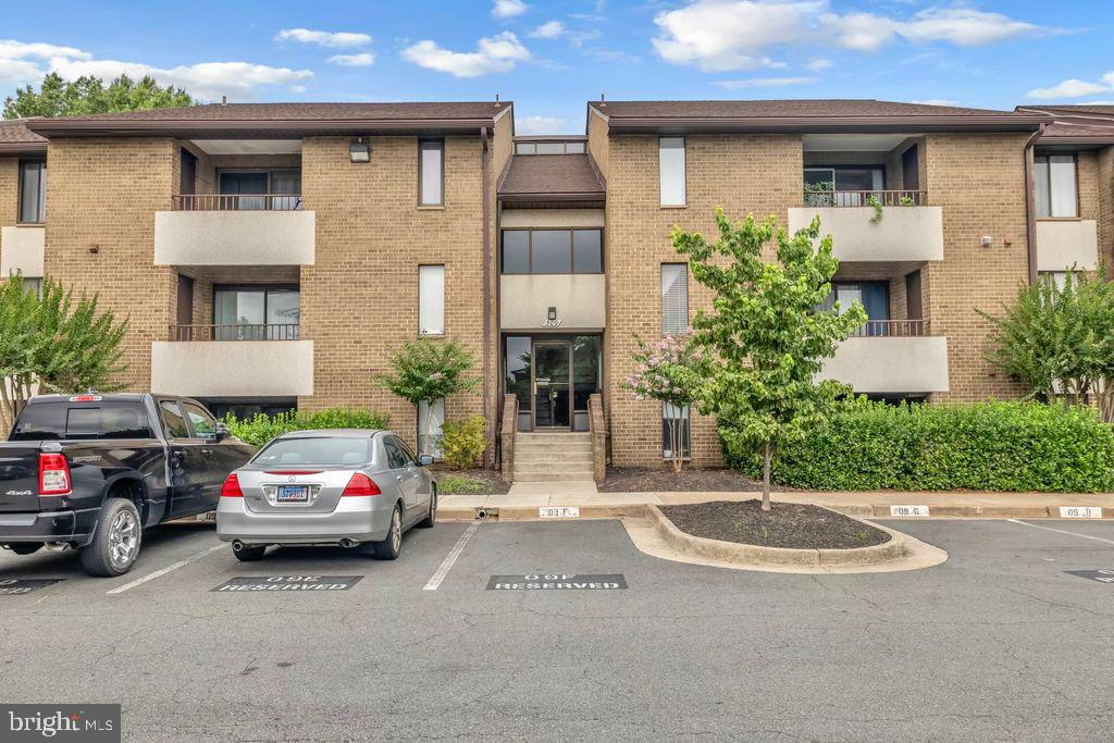 509 FLORIDA AVE #103, HERNDON, Virginia 20170, 2 Bedrooms Bedrooms, ,1 BathroomBathrooms,Residential,For sale,509 FLORIDA AVE #103,VAFX2256176 MLS # VAFX2256176