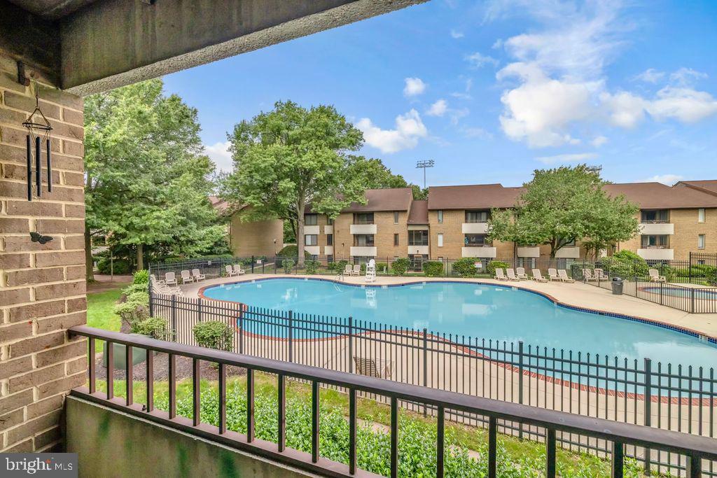 509 FLORIDA AVE #103, HERNDON, Virginia 20170, 2 Bedrooms Bedrooms, ,1 BathroomBathrooms,Residential,For sale,509 FLORIDA AVE #103,VAFX2256176 MLS # VAFX2256176