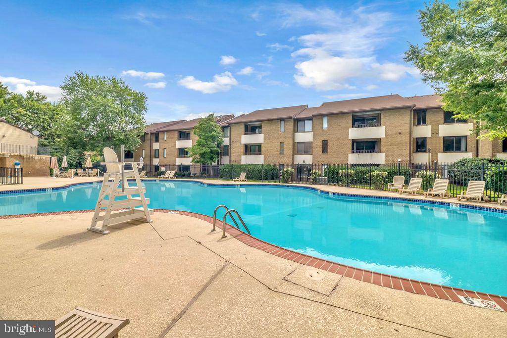 509 FLORIDA AVE #103, HERNDON, Virginia 20170, 2 Bedrooms Bedrooms, ,1 BathroomBathrooms,Residential,For sale,509 FLORIDA AVE #103,VAFX2256176 MLS # VAFX2256176