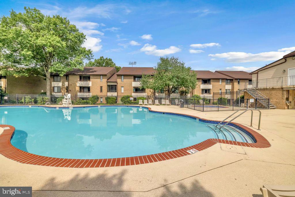 509 FLORIDA AVE #103, HERNDON, Virginia 20170, 2 Bedrooms Bedrooms, ,1 BathroomBathrooms,Residential,For sale,509 FLORIDA AVE #103,VAFX2256176 MLS # VAFX2256176