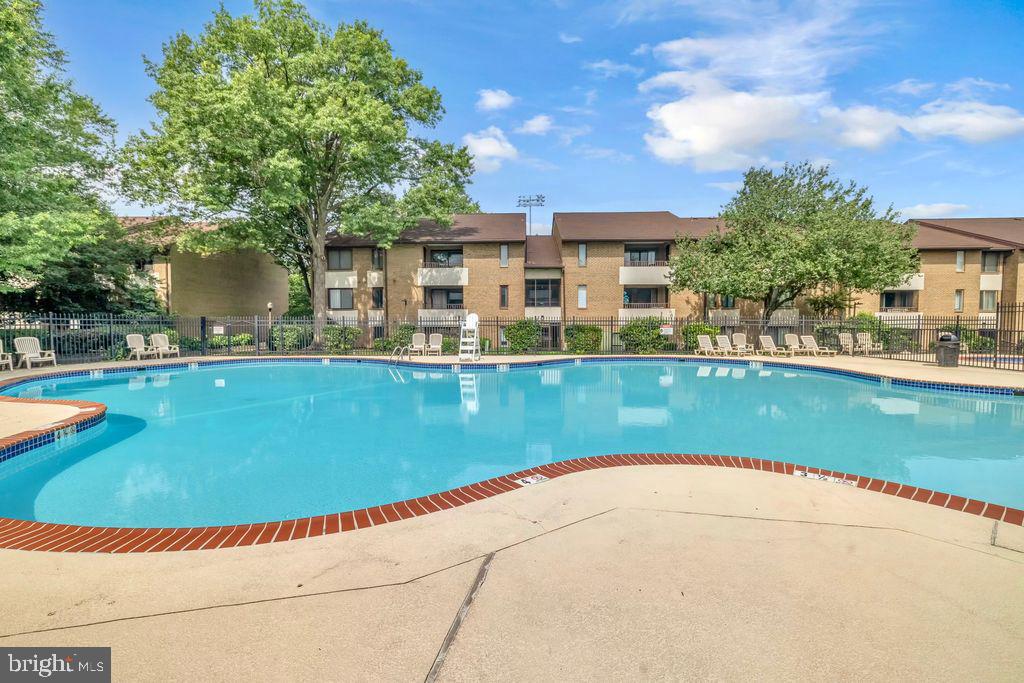 509 FLORIDA AVE #103, HERNDON, Virginia 20170, 2 Bedrooms Bedrooms, ,1 BathroomBathrooms,Residential,For sale,509 FLORIDA AVE #103,VAFX2256176 MLS # VAFX2256176
