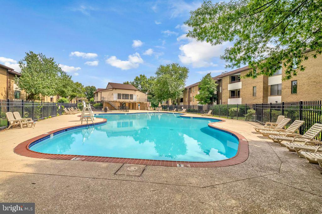 509 FLORIDA AVE #103, HERNDON, Virginia 20170, 2 Bedrooms Bedrooms, ,1 BathroomBathrooms,Residential,For sale,509 FLORIDA AVE #103,VAFX2256176 MLS # VAFX2256176