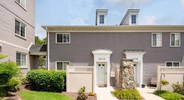 4117 S FOUR MILE RUN DR #A, ARLINGTON, Virginia 22204, 3 Bedrooms Bedrooms, ,2 BathroomsBathrooms,Residential,For sale,4117 S FOUR MILE RUN DR #A,VAAR2060906 MLS # VAAR2060906