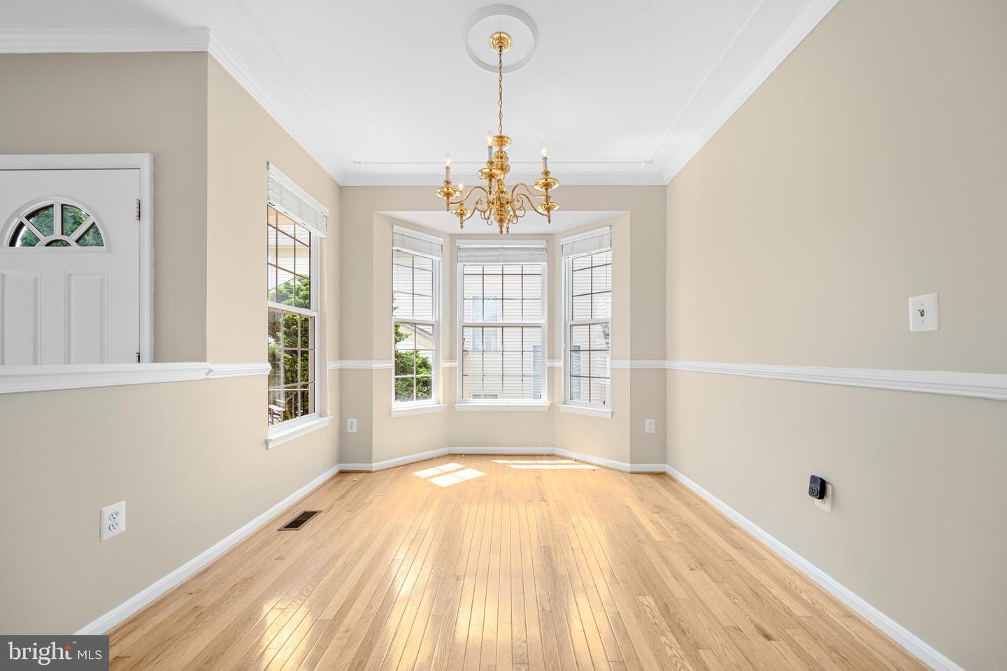 43444 QUENTIN ST, CHANTILLY, Virginia 20152, 4 Bedrooms Bedrooms, ,2 BathroomsBathrooms,Residential,For sale,43444 QUENTIN ST,VALO2102384 MLS # VALO2102384