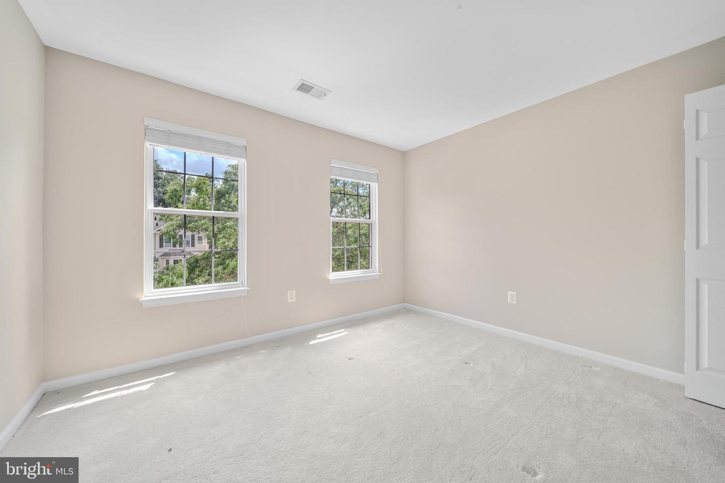 43444 QUENTIN ST, CHANTILLY, Virginia 20152, 4 Bedrooms Bedrooms, ,2 BathroomsBathrooms,Residential,For sale,43444 QUENTIN ST,VALO2102384 MLS # VALO2102384