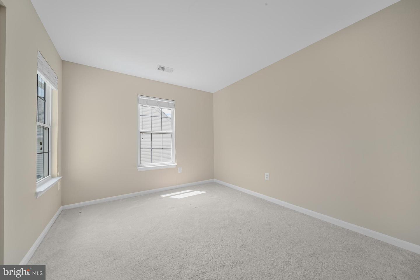 43444 QUENTIN ST, CHANTILLY, Virginia 20152, 4 Bedrooms Bedrooms, ,2 BathroomsBathrooms,Residential,For sale,43444 QUENTIN ST,VALO2102384 MLS # VALO2102384