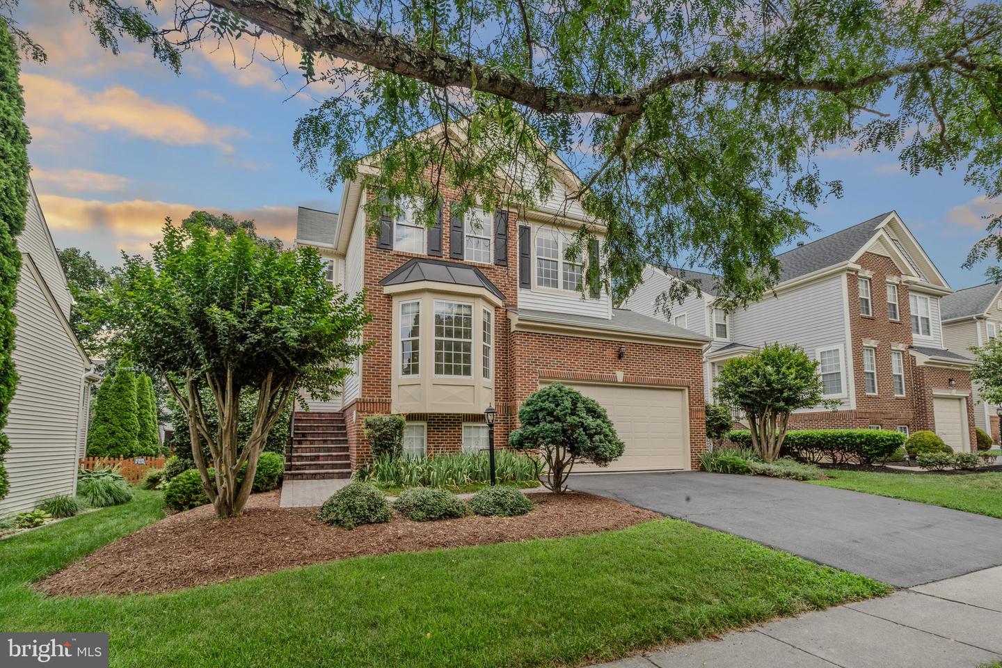 43444 QUENTIN ST, CHANTILLY, Virginia 20152, 4 Bedrooms Bedrooms, ,2 BathroomsBathrooms,Residential,For sale,43444 QUENTIN ST,VALO2102384 MLS # VALO2102384
