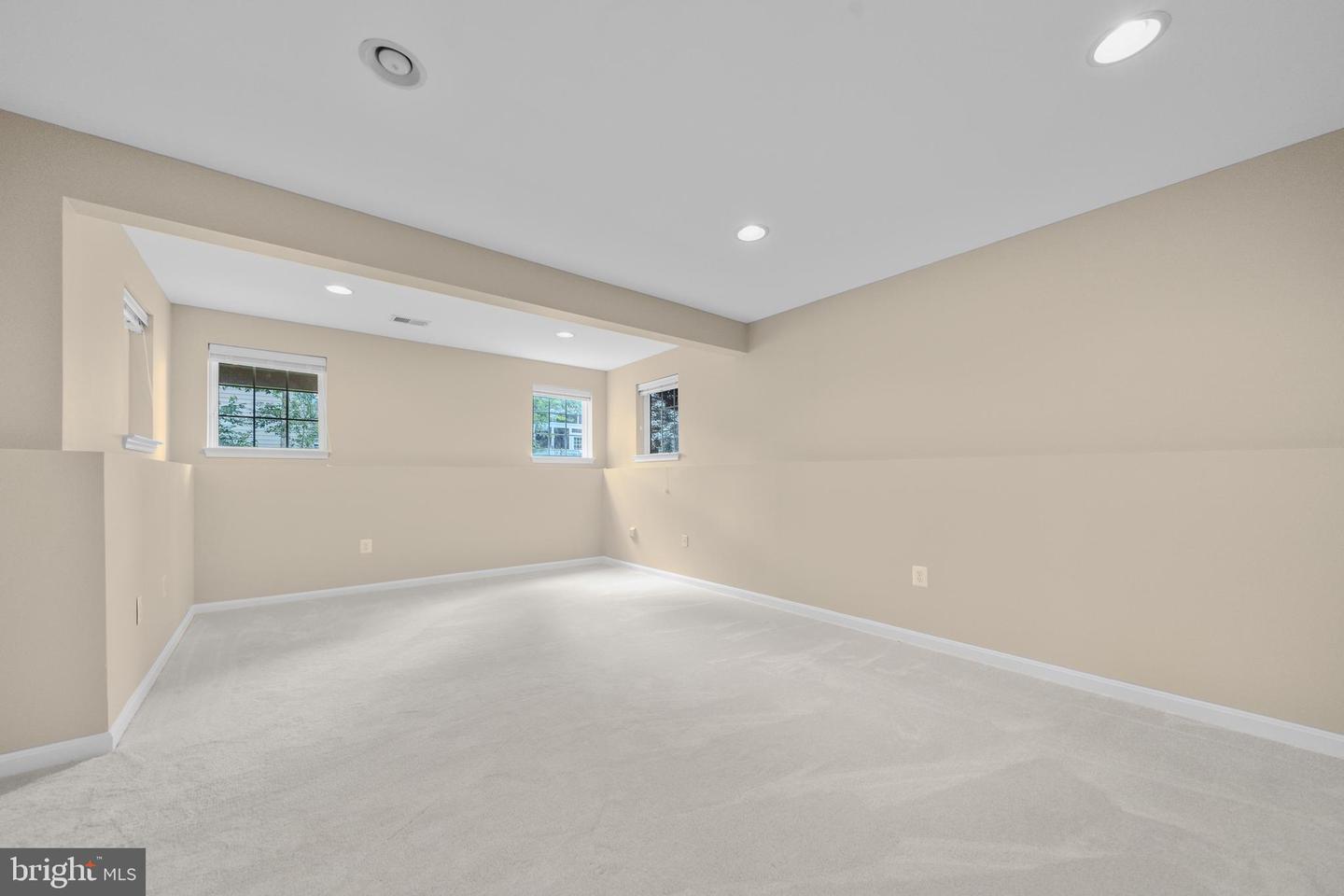43444 QUENTIN ST, CHANTILLY, Virginia 20152, 4 Bedrooms Bedrooms, ,2 BathroomsBathrooms,Residential,For sale,43444 QUENTIN ST,VALO2102384 MLS # VALO2102384