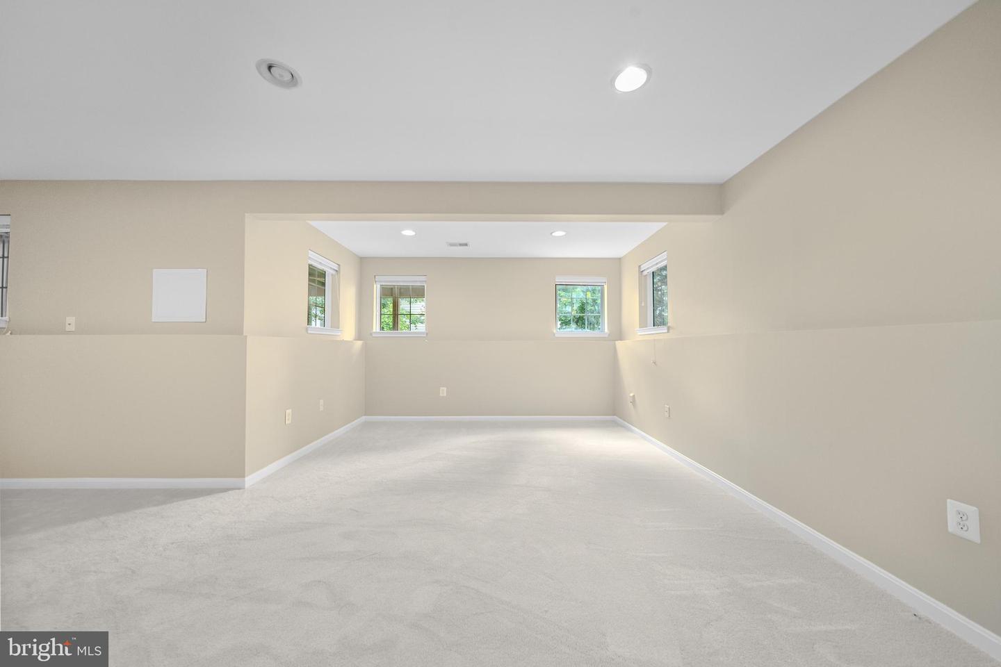 43444 QUENTIN ST, CHANTILLY, Virginia 20152, 4 Bedrooms Bedrooms, ,2 BathroomsBathrooms,Residential,For sale,43444 QUENTIN ST,VALO2102384 MLS # VALO2102384
