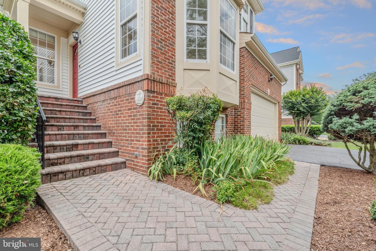 43444 QUENTIN ST, CHANTILLY, Virginia 20152, 4 Bedrooms Bedrooms, ,2 BathroomsBathrooms,Residential,For sale,43444 QUENTIN ST,VALO2102384 MLS # VALO2102384