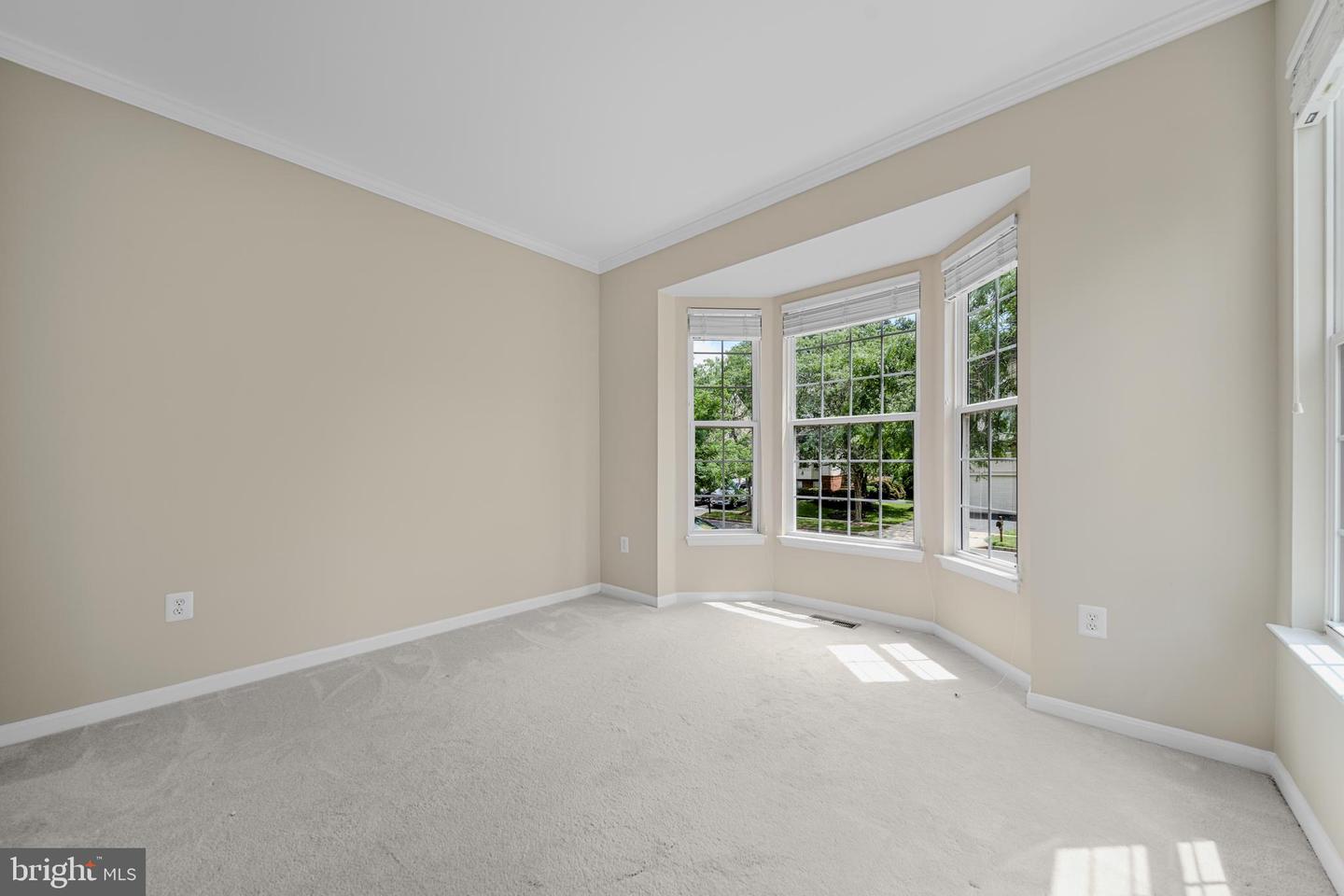 43444 QUENTIN ST, CHANTILLY, Virginia 20152, 4 Bedrooms Bedrooms, ,2 BathroomsBathrooms,Residential,For sale,43444 QUENTIN ST,VALO2102384 MLS # VALO2102384