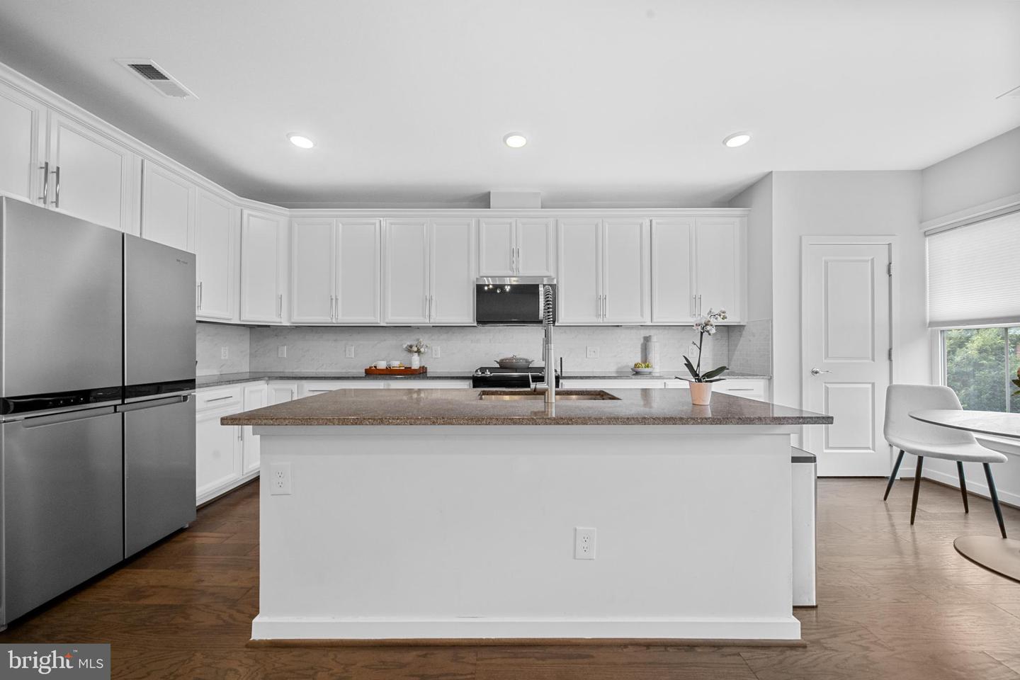 10719 VIOGNIER TER, FAIRFAX, Virginia 22030, 3 Bedrooms Bedrooms, ,2 BathroomsBathrooms,Residential,For sale,10719 VIOGNIER TER,VAFC2006644 MLS # VAFC2006644