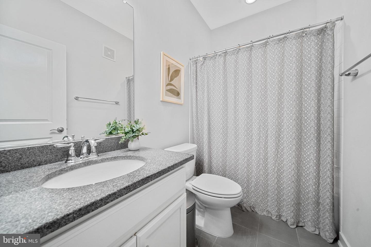 10719 VIOGNIER TER, FAIRFAX, Virginia 22030, 3 Bedrooms Bedrooms, ,2 BathroomsBathrooms,Residential,For sale,10719 VIOGNIER TER,VAFC2006644 MLS # VAFC2006644