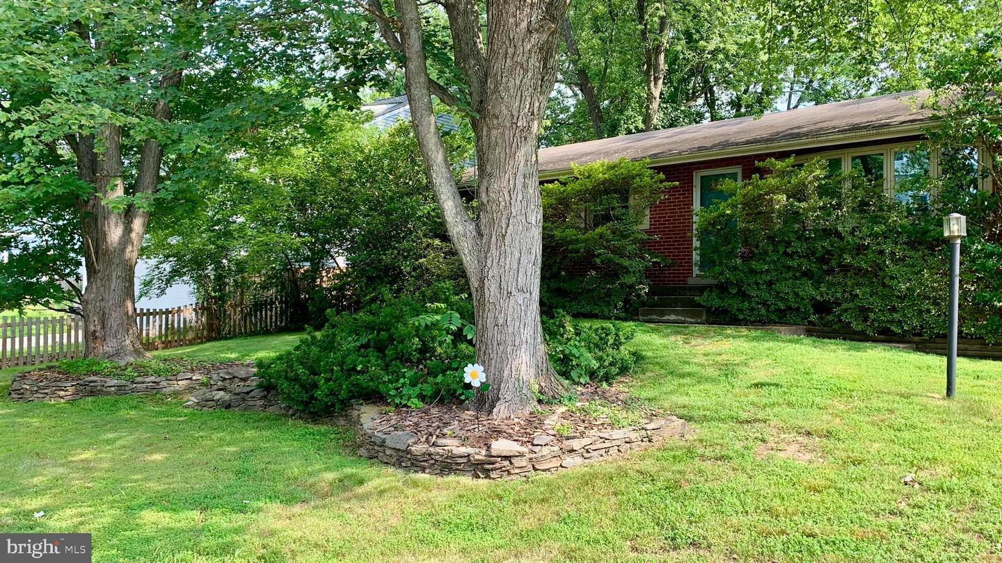 611 GIBSON DR SW, VIENNA, Virginia 22180, 4 Bedrooms Bedrooms, ,2 BathroomsBathrooms,Residential,For sale,611 GIBSON DR SW,VAFX2255956 MLS # VAFX2255956