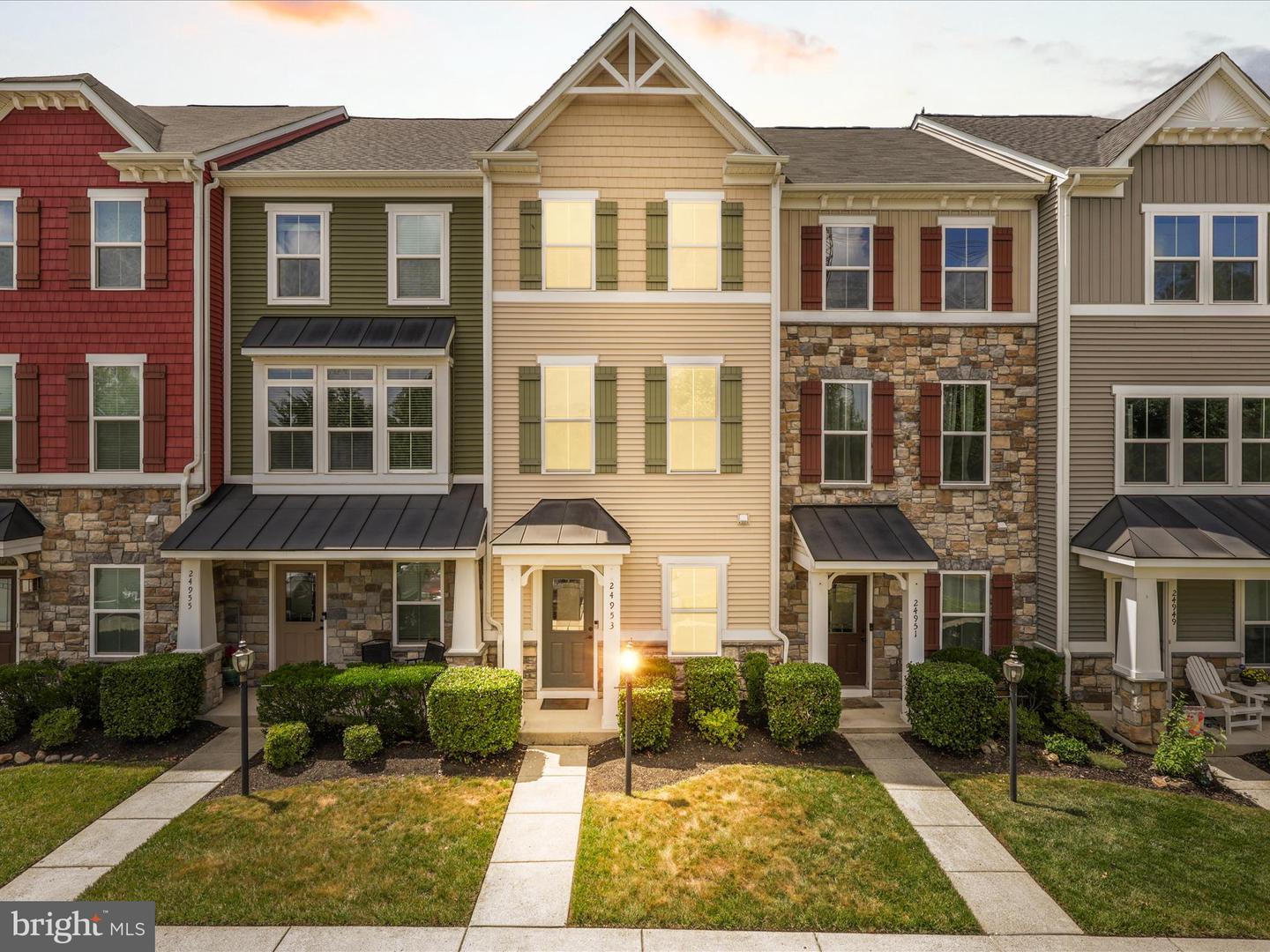 24953 COATS SQ, ALDIE, Virginia 20105, 2 Bedrooms Bedrooms, ,2 BathroomsBathrooms,Residential,For sale,24953 COATS SQ,VALO2102388 MLS # VALO2102388