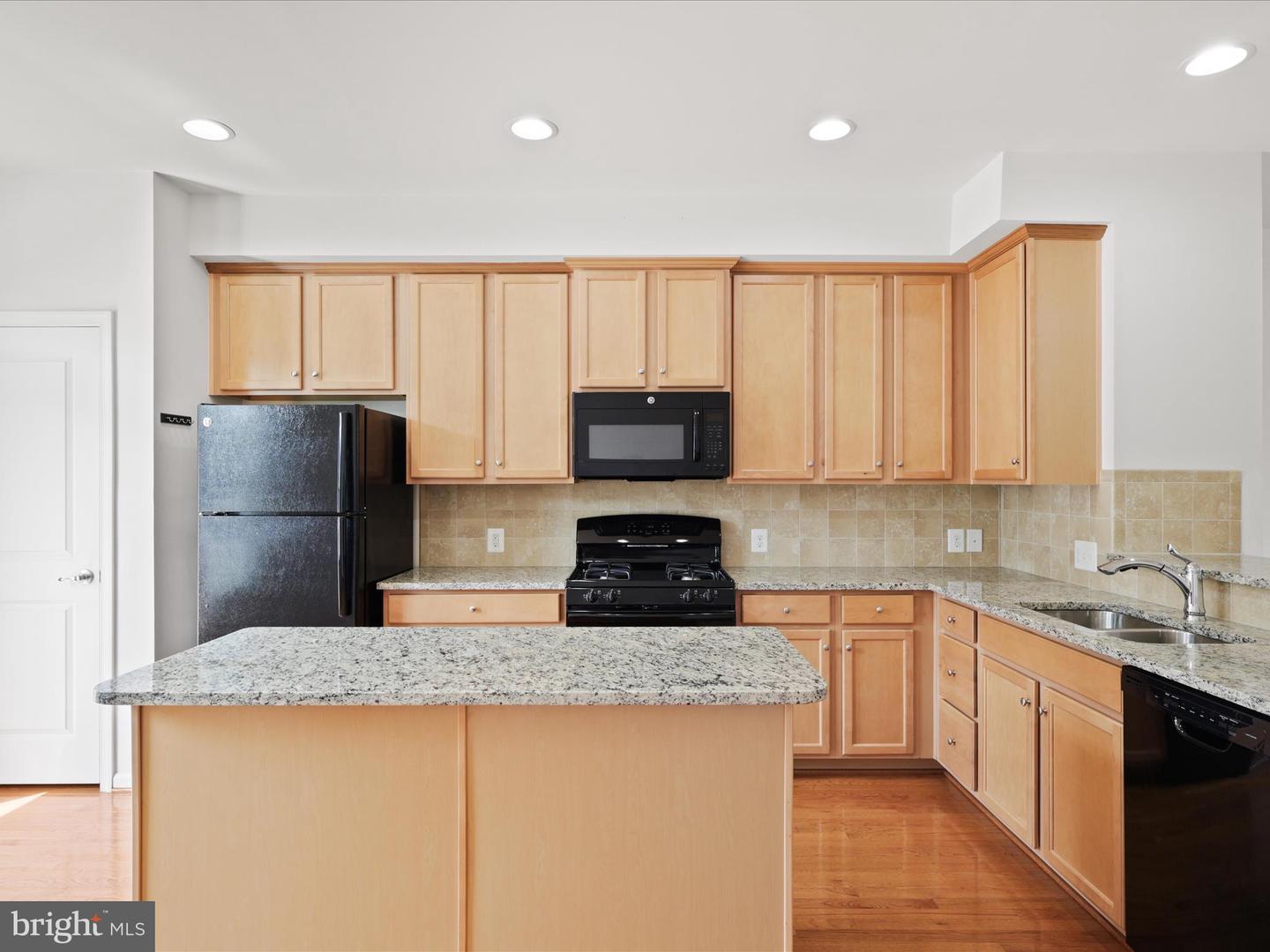 24953 COATS SQ, ALDIE, Virginia 20105, 2 Bedrooms Bedrooms, ,2 BathroomsBathrooms,Residential,For sale,24953 COATS SQ,VALO2102388 MLS # VALO2102388