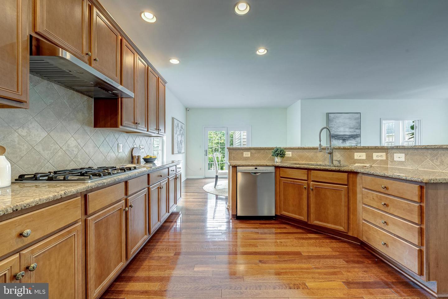 25285 DOOLITTLE LN, CHANTILLY, Virginia 20152, 5 Bedrooms Bedrooms, ,4 BathroomsBathrooms,Residential,For sale,25285 DOOLITTLE LN,VALO2102390 MLS # VALO2102390