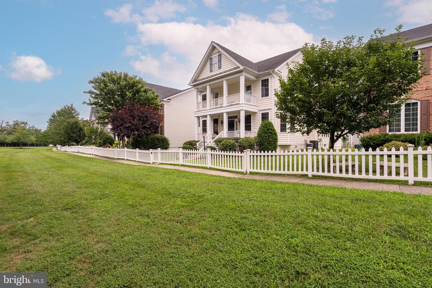 25285 DOOLITTLE LN, CHANTILLY, Virginia 20152, 5 Bedrooms Bedrooms, ,4 BathroomsBathrooms,Residential,For sale,25285 DOOLITTLE LN,VALO2102390 MLS # VALO2102390