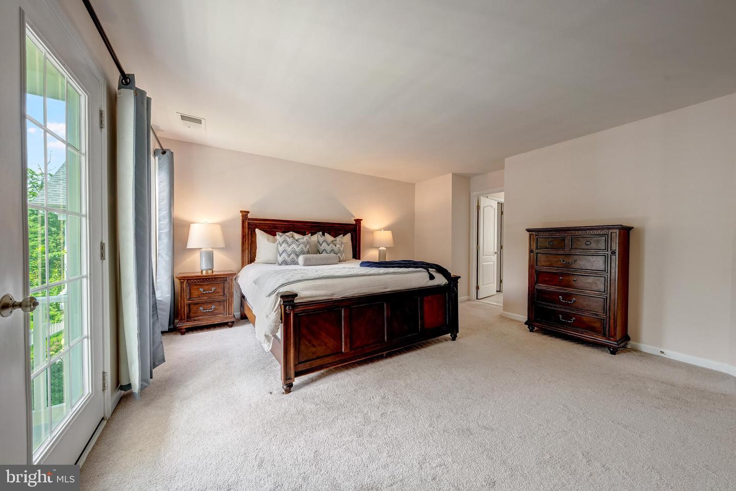 25285 DOOLITTLE LN, CHANTILLY, Virginia 20152, 5 Bedrooms Bedrooms, ,4 BathroomsBathrooms,Residential,For sale,25285 DOOLITTLE LN,VALO2102390 MLS # VALO2102390
