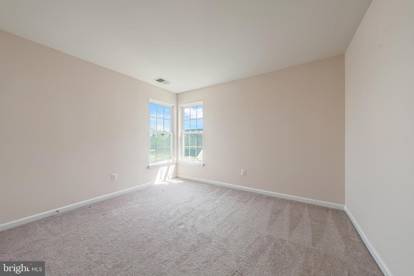 25285 DOOLITTLE LN, CHANTILLY, Virginia 20152, 5 Bedrooms Bedrooms, ,4 BathroomsBathrooms,Residential,For sale,25285 DOOLITTLE LN,VALO2102390 MLS # VALO2102390
