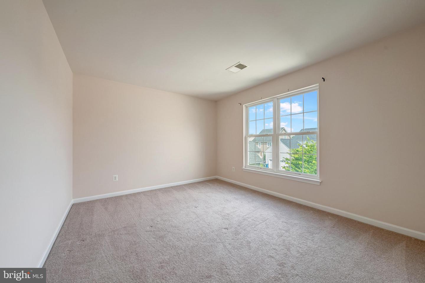 25285 DOOLITTLE LN, CHANTILLY, Virginia 20152, 5 Bedrooms Bedrooms, ,4 BathroomsBathrooms,Residential,For sale,25285 DOOLITTLE LN,VALO2102390 MLS # VALO2102390