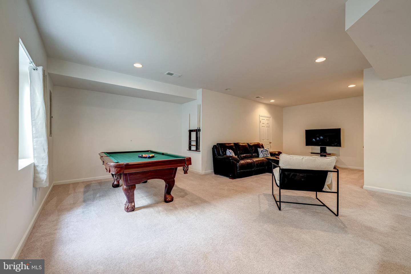 25285 DOOLITTLE LN, CHANTILLY, Virginia 20152, 5 Bedrooms Bedrooms, ,4 BathroomsBathrooms,Residential,For sale,25285 DOOLITTLE LN,VALO2102390 MLS # VALO2102390