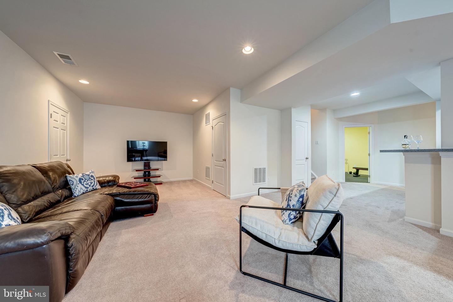 25285 DOOLITTLE LN, CHANTILLY, Virginia 20152, 5 Bedrooms Bedrooms, ,4 BathroomsBathrooms,Residential,For sale,25285 DOOLITTLE LN,VALO2102390 MLS # VALO2102390