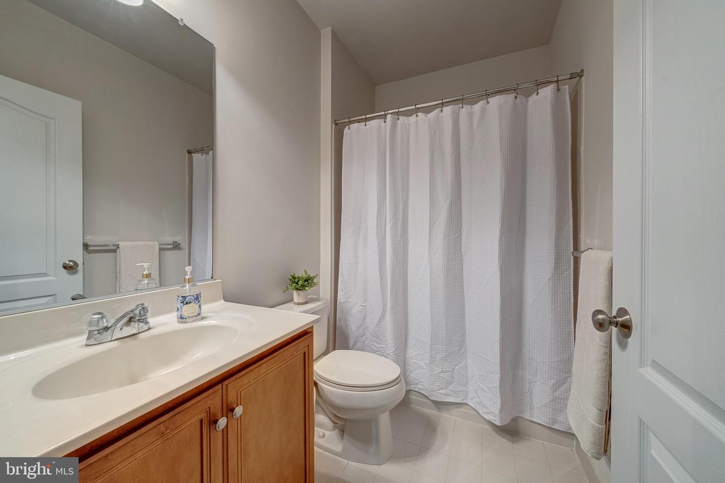 25285 DOOLITTLE LN, CHANTILLY, Virginia 20152, 5 Bedrooms Bedrooms, ,4 BathroomsBathrooms,Residential,For sale,25285 DOOLITTLE LN,VALO2102390 MLS # VALO2102390