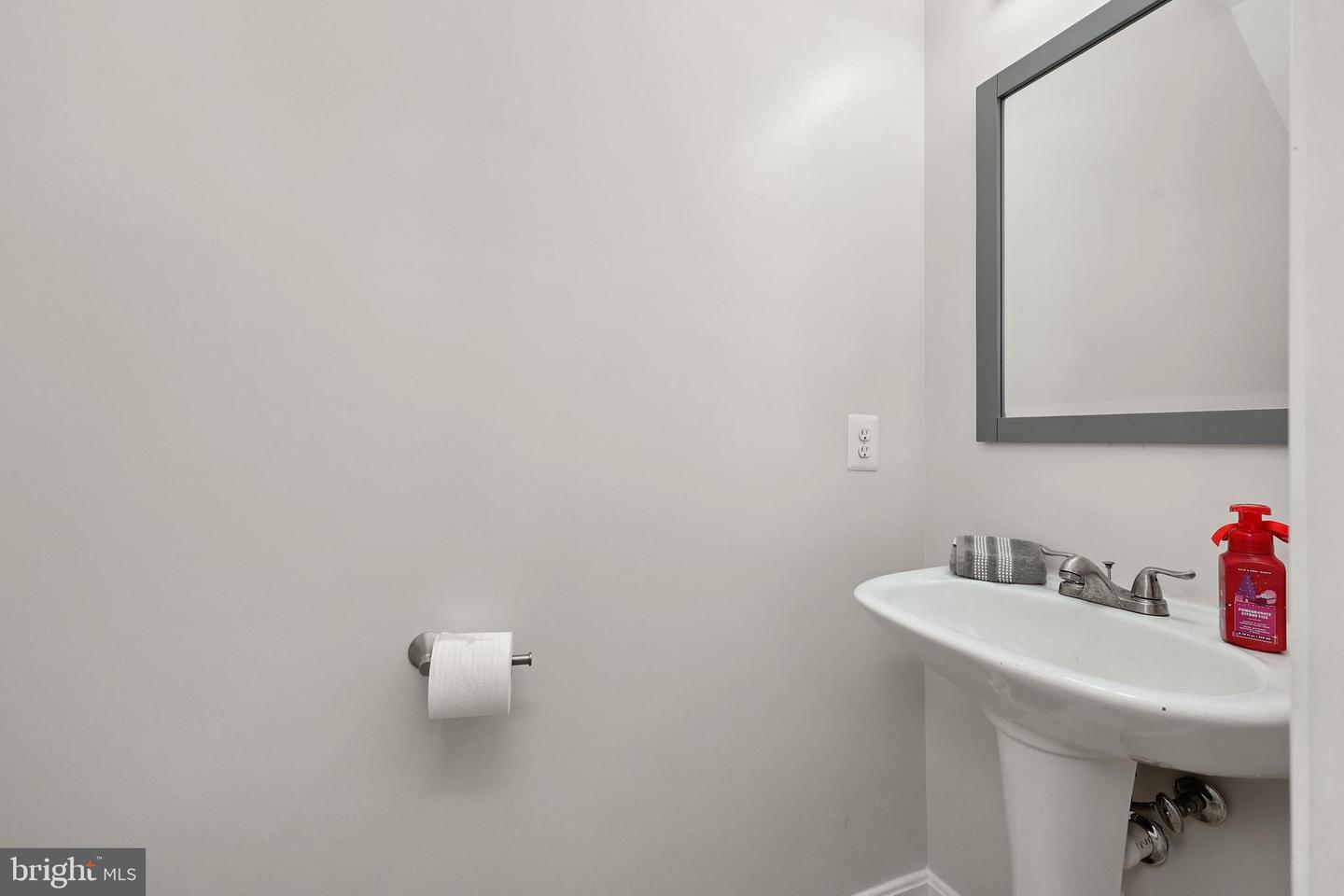 15279 BRAZIL CIR, WOODBRIDGE, Virginia 22193, 3 Bedrooms Bedrooms, ,2 BathroomsBathrooms,Residential,For sale,15279 BRAZIL CIR,VAPW2099404 MLS # VAPW2099404