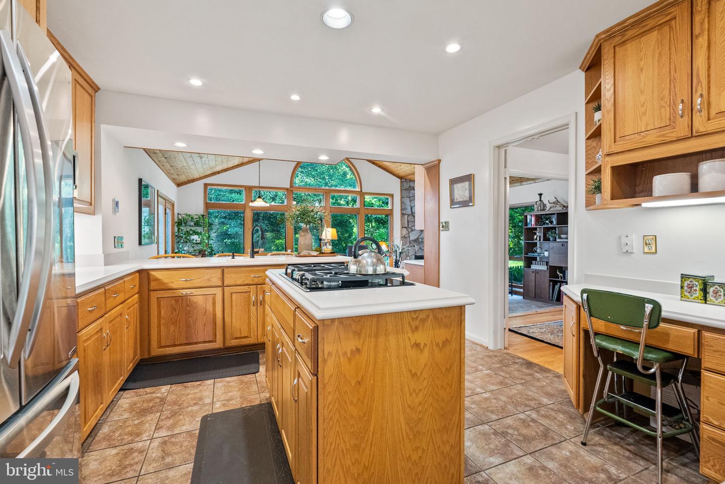 1302 TRINITY DR, ALEXANDRIA, Virginia 22314, 3 Bedrooms Bedrooms, ,3 BathroomsBathrooms,Residential,For sale,1302 TRINITY DR,VAAX2047602 MLS # VAAX2047602